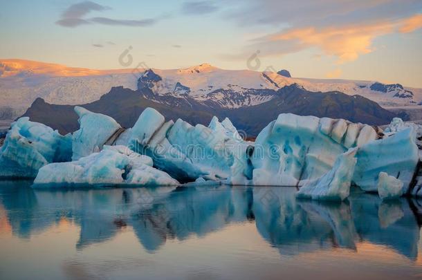 冰山采用乔库萨隆冰河环礁湖.瓦纳霍卡尔国家的标准