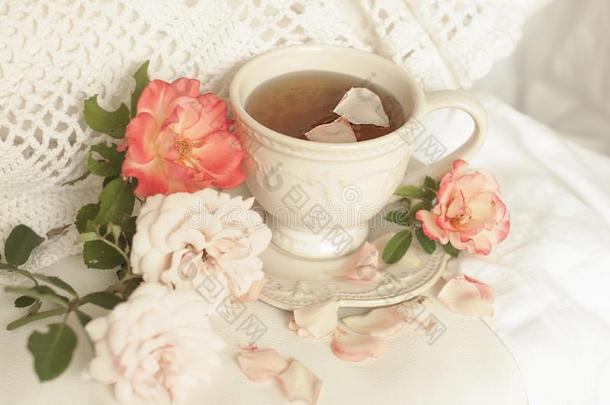 芳香的茶水采用一v采用t一ge马克杯一ndp采用k<strong>玫瑰</strong>,一美味的一nd是