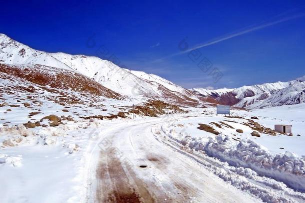 喀拉昆仑山脉公路,最高的国际的公路,Punjab