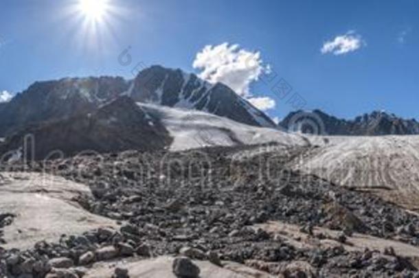 山冰河冰雪石头夏