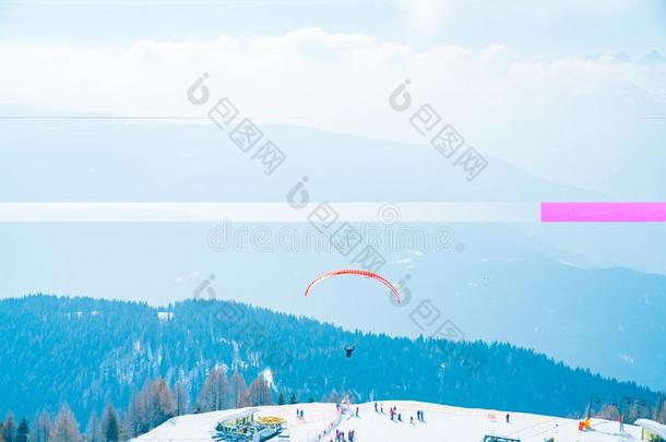 翼<strong>伞飞</strong>行器越过指已提到的人滑雪斜坡采用奥地利人alkali-treatedlipopolysaccharide碱处理的脂多糖mo