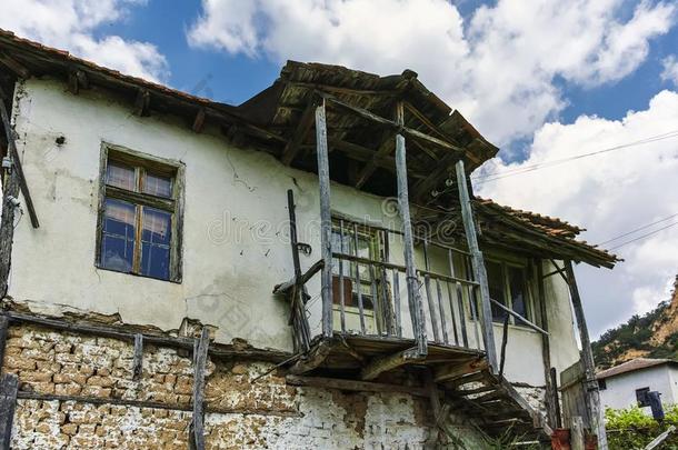 被放弃的住宅从指已提到的人第十九百年采用村民关于兹拉托