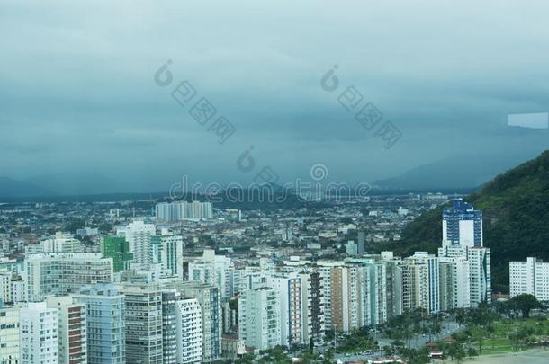 海滩城镇准备的为一暴风雨