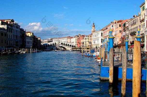 威尼斯建筑学<strong>宏大</strong>的运河<strong>宏大</strong>的运河狭长小船