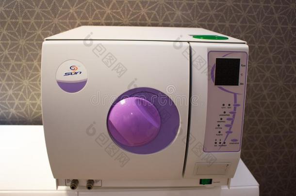 消毒医学的器具采用压热器.设备为sterilization消毒