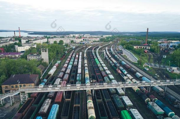 铁路车站和签关于台词和货运列车