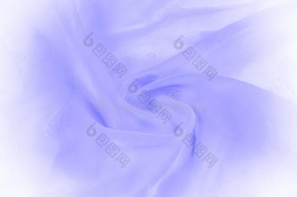 蓝色丝透明的织物.这丝是（be的三单形式难以置信地光滑的和