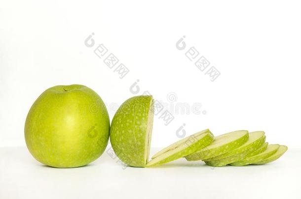 绿色的苹果,全部的苹果,将切开苹果向白色的背景,成果,