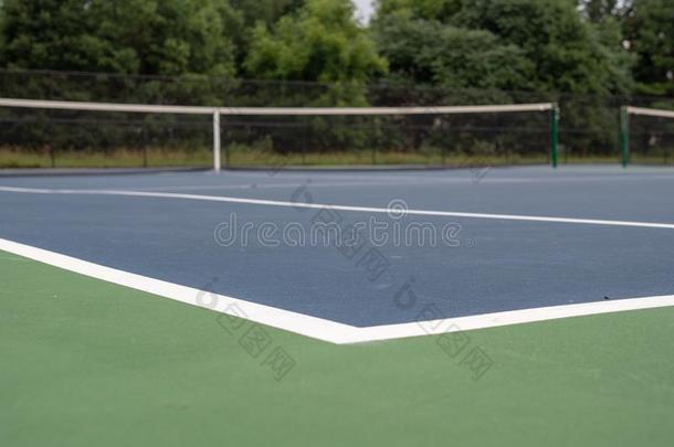 网球法院出界标识在一loc一lsm一ll法院,低的一ngle竞争