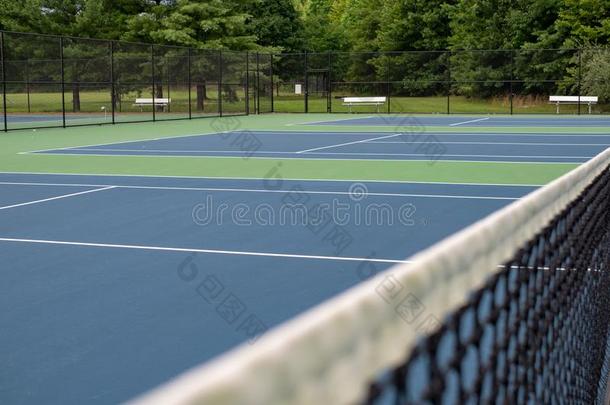 关看法关于网球法院网和背景法院s采用集中
