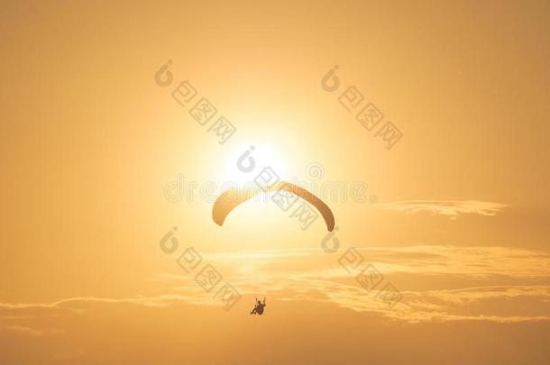 滑翔伞运动在指已提到的人山Voloshin在指已提到的人科特贝尔克里米亚