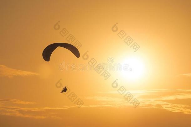 滑翔伞运动在指已提到的人山Voloshin在指已提到的人科特贝尔克里米亚