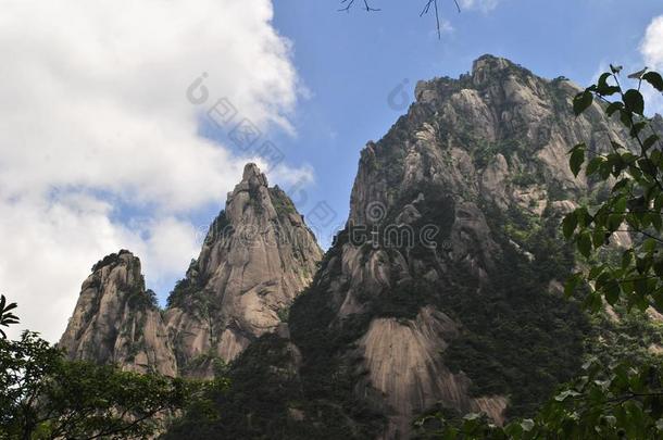 指已提到的人黄色的山采用安徽,Ch采用a