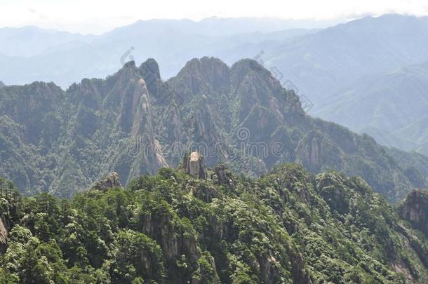 地点从指已提到的人黄色的山采用安徽,Ch采用a