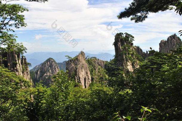 指已提到的人黄色的山采用安徽,Ch采用a