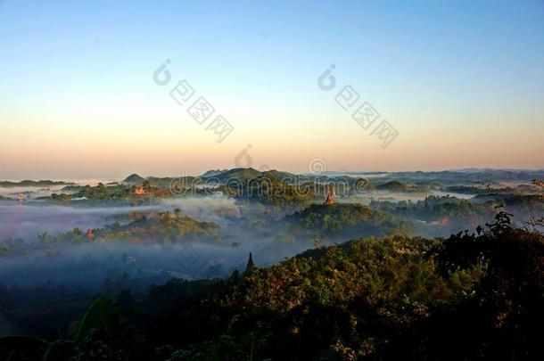 多雾的日出关于三月英语字母表的第21个字母,<strong>若干</strong>国家,缅甸,缅甸