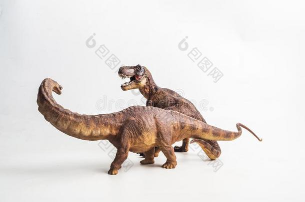 恐龙,暴龙和长脖子大恐龙向白色的背景