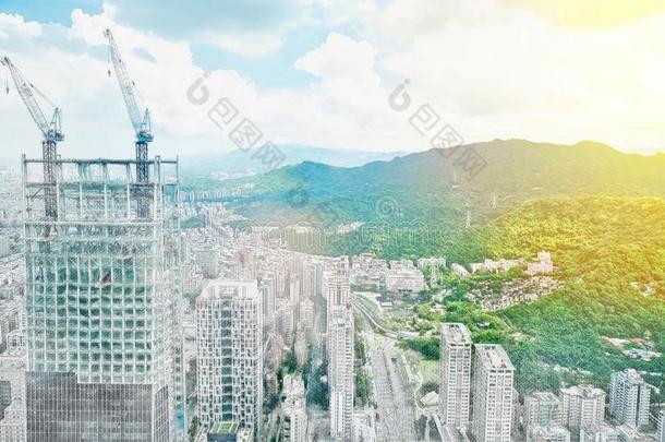 全景的现代的城市风光照片建筑物看法关于台北,台湾.混合