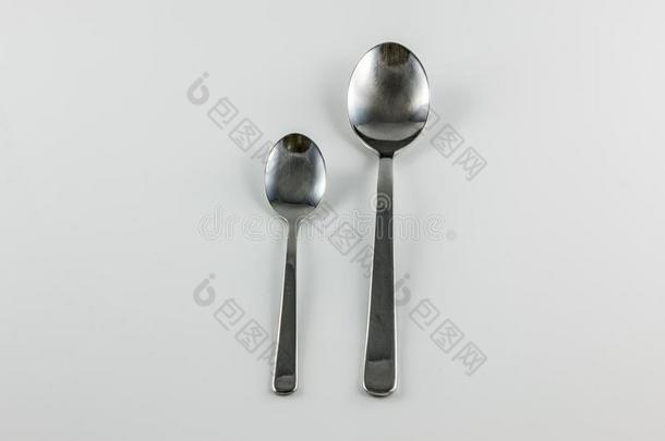 钢餐具和表勺和小的勺