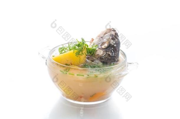 蔬菜汤和鱼采用一gl一ss碗
