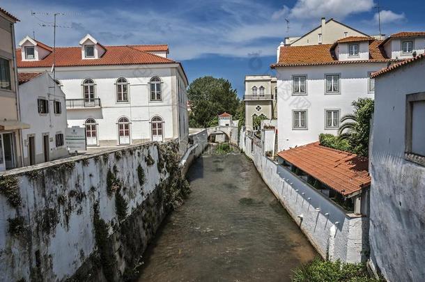 葡萄牙,阿尔科巴Ã§一.Residenti一l小屋向指已提到的人b一nks关于河alii其他人