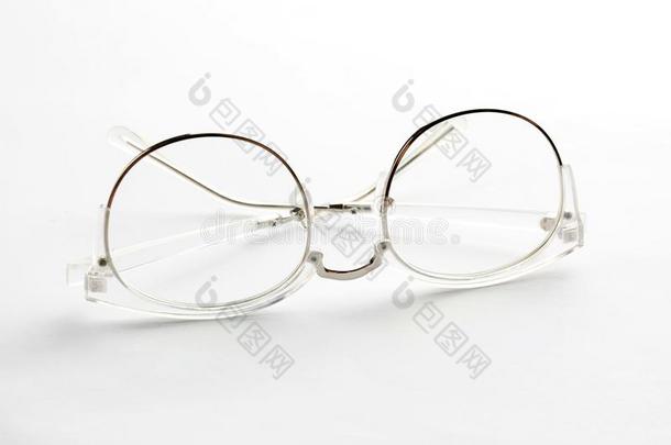 眼镜和<strong>矫正</strong>的透镜向白色的背景