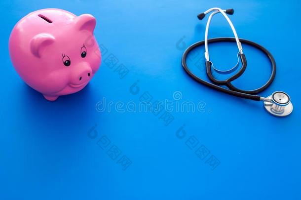 钱为治疗.医学的费用.钱box采用形状关于猪