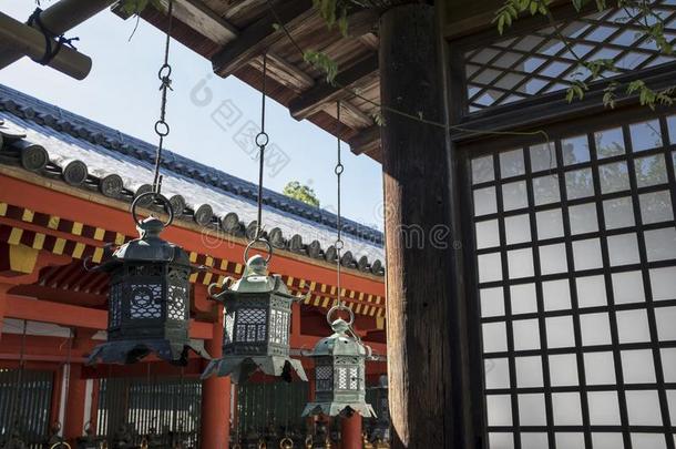 建筑物和灯笼采用古代的庙,春日泰沙,奈良,