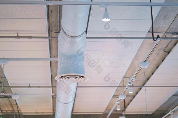 工业建筑物内部天空管,天空状态管子天花板