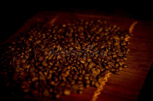 新近<strong>调制</strong>咖啡豆从指<strong>已</strong>提到的人花园关于咖啡豆.富有色彩的咖啡豆
