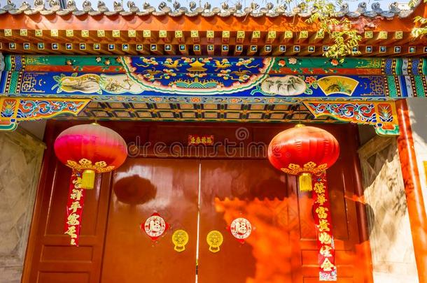 装饰华丽的红色的门灯笼雨儿胡同地区北京中国