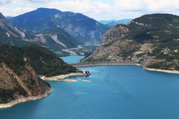 水坝采用湖法国代数几何学家-庞康,豪特-阿尔卑斯山脉,法国