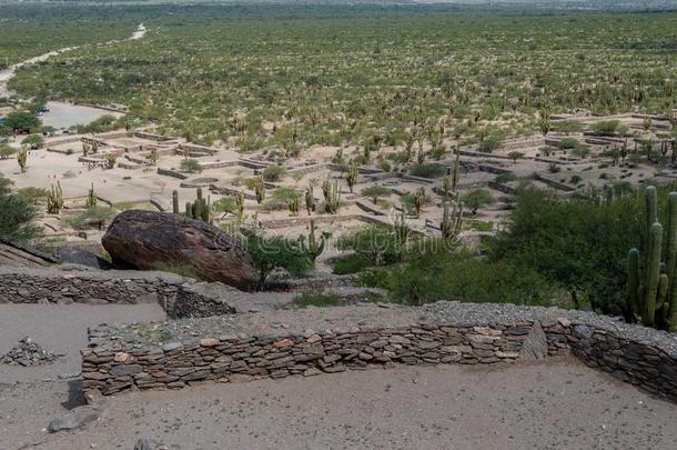 考古学的毁坏关于羽毛笔,图库曼省