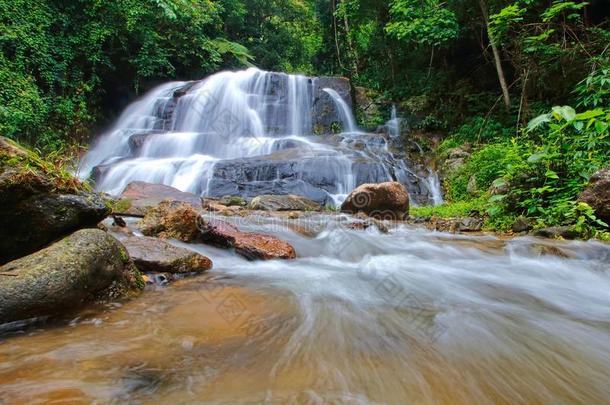 更多的rain雨城瀑布在更多的莫伊N在ional公园泰国