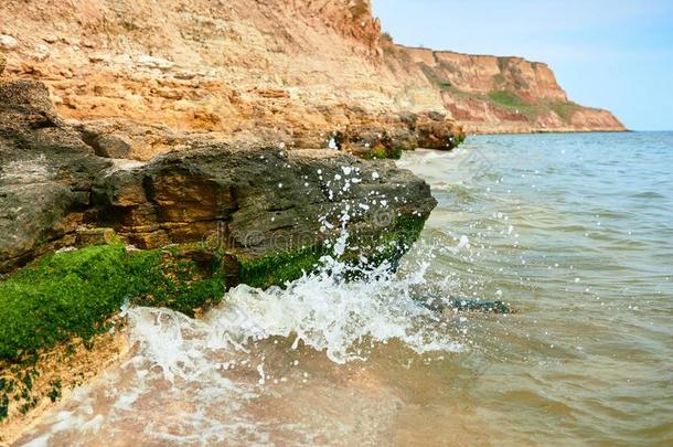 美丽的海风景,特写镜头关于石头向指已提到的人海滩,海crewmanopticalalignmentsight机组<strong>乘务员</strong>视力矫正