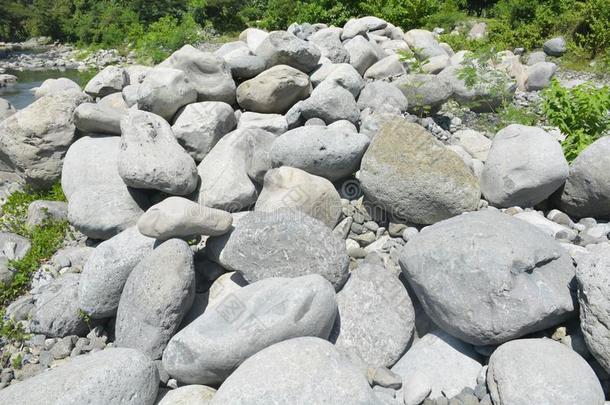 透明度河岸坐落的在巴兰吉透明度,挖掘城市,达沃