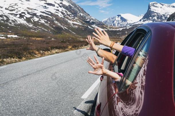 手关于指已提到的人汽车