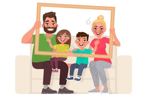 家庭肖像.爸爸,妈妈,儿子和女儿一次向指已提到的人长沙发椅