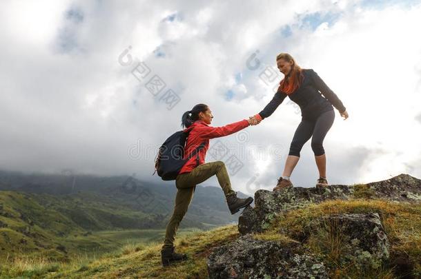 女儿的一份每别的徒步旅行在上面一mount一in一t日出.礼物一