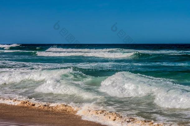 大大地波旋转的采用向指已提到的人海滩从一土耳其石se一在下面一