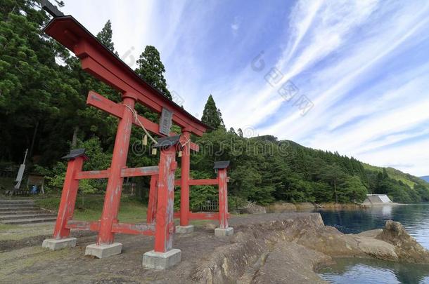 牌坊门关于关于法治的问题圣地在多泽湖