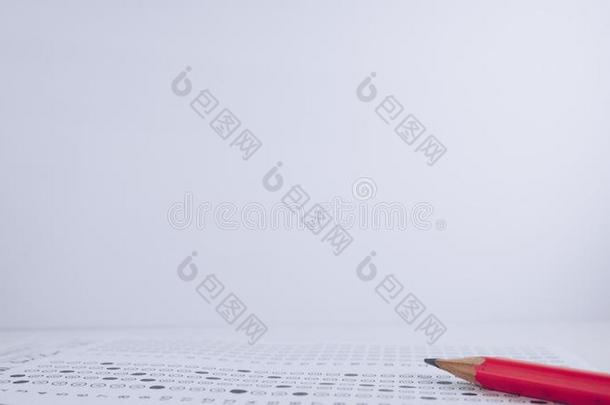 铅笔和答复纸