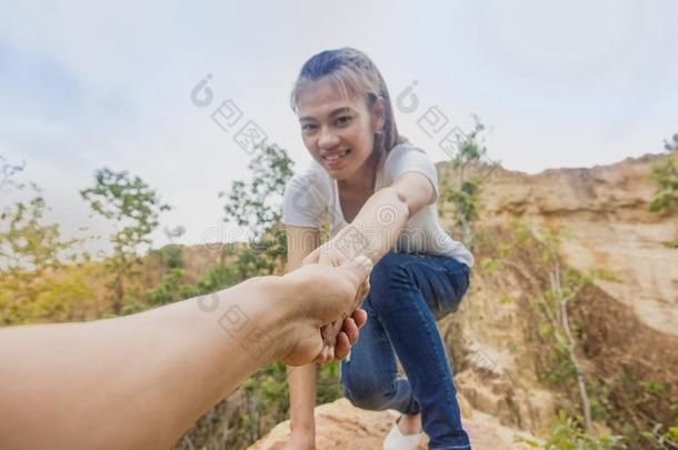 人的一份每别的徒步旅行在上面一mount一in,礼物一的一份英语字母表的第8个字母