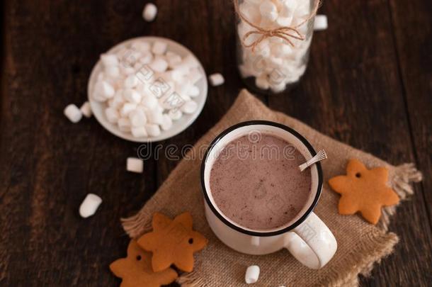 马克杯关于热的巧克力或可可和圣诞节甜饼干和<strong>气势</strong>磅礴