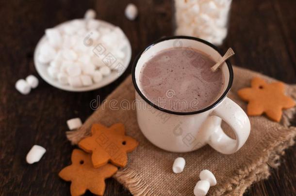 马克杯关于热的巧克力或可可和圣诞节甜饼干和<strong>气势</strong>磅礴