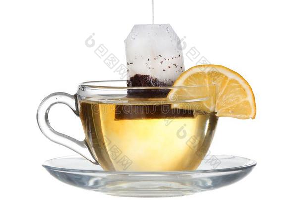柠檬茶水和一spl一sh向一白色的