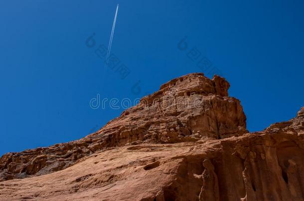 锥形精磨机<strong>干涸</strong>河道朗姆酒风景,沙漠旅行者位置