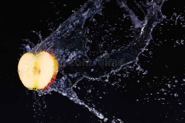 苹果采用水
