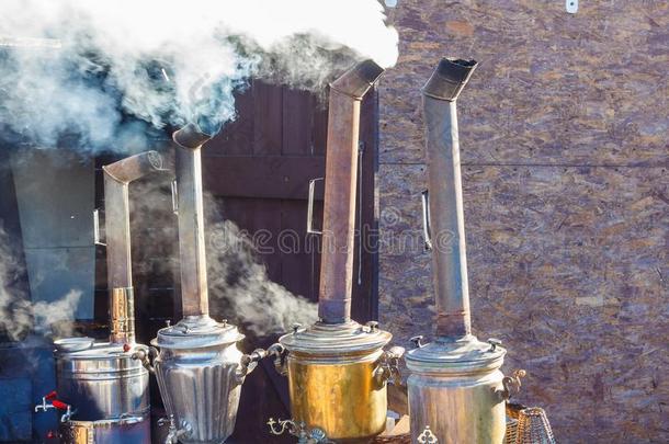 俄国的一种<strong>茶</strong>壶和烟囱和烟