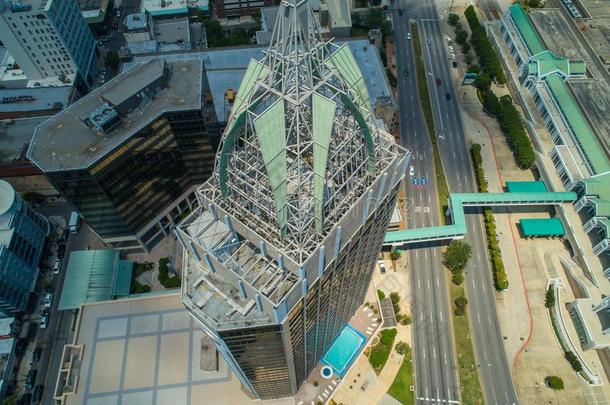 空气的影像地区银行塔在商业区可移动的亚拉巴马